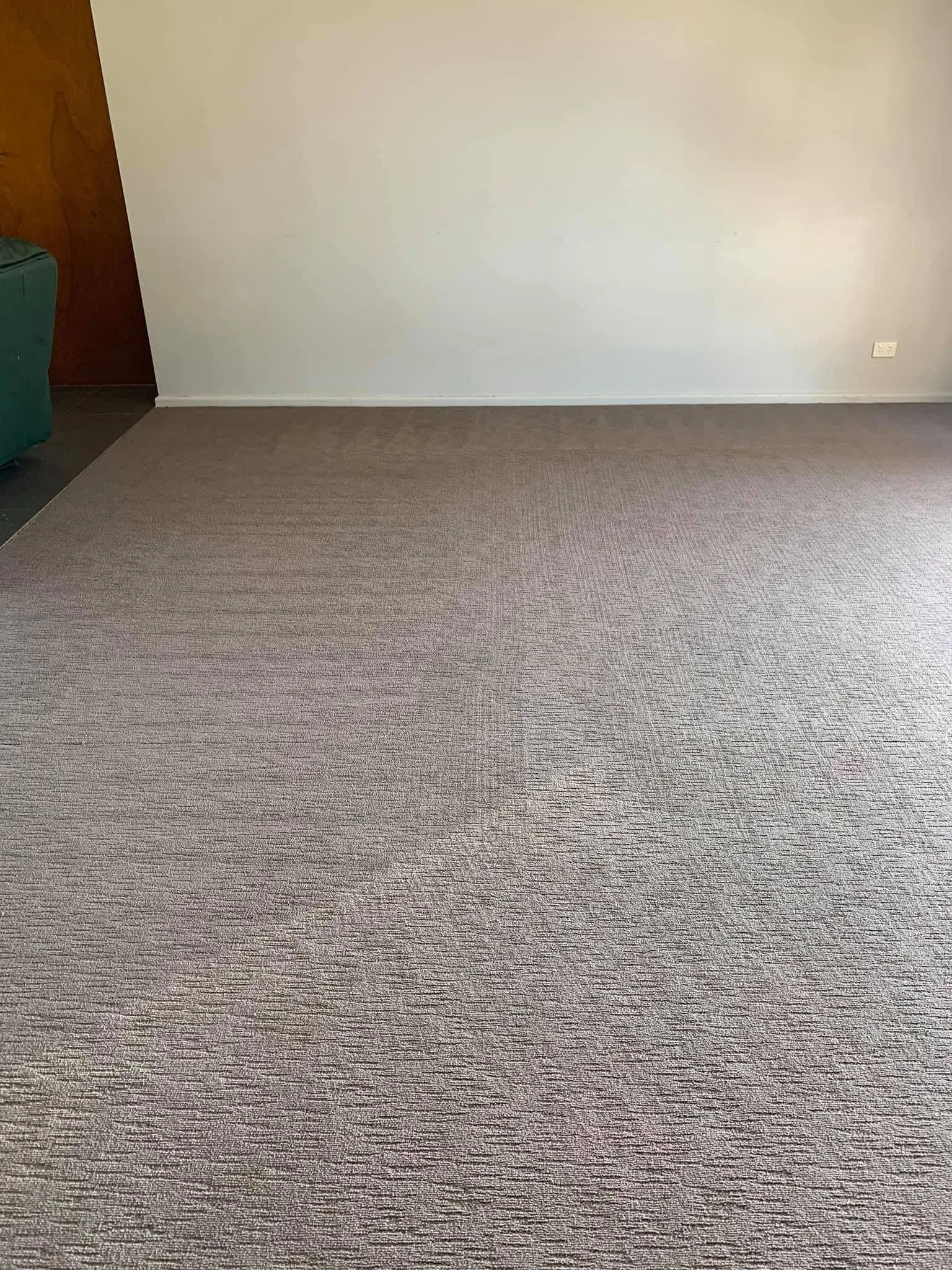 How Professionals Protect Furniture During Carpet Cleaning